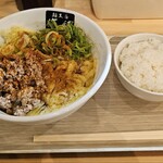 麺工房 海練 - スパイスチーズまぜそば（1050円）