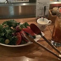 バル デ エスパーニャ ムイ 東京店 - サラダ