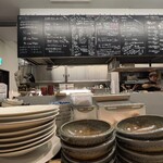 米ノ肴 炭香 - バルっぽいお洒落な店内