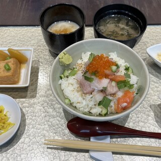 魚とごはん ますよね_0