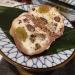 日本酒原価酒蔵 - 黒豆とマスカルポーネの生ハム包み