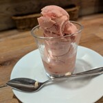 イタリアンSASUKE - 本日のデザート（苺のジェラート）