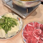 めしや 鼓動 - ・帯広産 熟成メークインとラム肩ロースのしゃぶしゃぶ