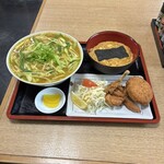 小谷食堂 - 料理写真:全景