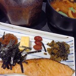 おひつ膳 田んぼ - 海苔も卵焼きも高菜漬けもお味噌も〜