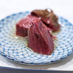 うを徳 - 2025.11 羅臼産天然鰤の血合い胡麻油塩