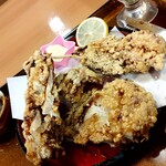 庵古堂 - ハサミで切り分けます