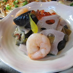 メヒコ - 「海老と野菜の和風マリネイクラ添え」です