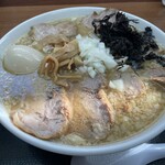 肉煮干中華そば 鈴木ラーメン店 - アップ①日光で上手く撮れず。