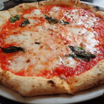 トラットリア エ ピッツェリア アミーチ - 