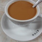 愛養 - ミルクをいれたコーヒー