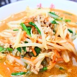 味楽 - 彩りも栄養も考えられた一杯。