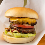 玉取崎ゲートウェイ - 料理写真:特選石垣牛ダブルバーガー