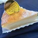 パティスリー・ヴィヴィエンヌ - フロマージュ•キュイ（ベイクドチーズケーキ）