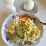 キッチン たかま - サラダと茹で玉子