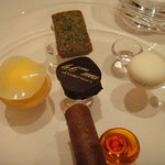 ル・シズィエム・サンス・ドゥ・オエノン レストラン - 小菓子