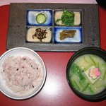 悠遊亭 - 古代米と西京味噌の味噌汁