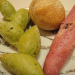 ル・シズィエム・サンス・ドゥ・オエノン レストラン - パン