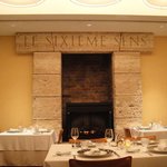 ル・シズィエム・サンス・ドゥ・オエノン レストラン - 