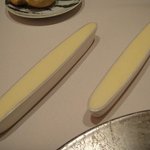 ル・シズィエム・サンス・ドゥ・オエノン レストラン - バター