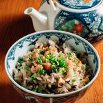 おでん割烹 日南乃 - おでん出汁で炊いた炊き込みご飯出汁茶漬けにも！