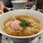 Haruo Santada - 黄金スープの中華そば　1,100円　麺大盛り＋200円