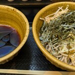 なぜ蕎麦にラー油を入れるのか。 - ポーク肉そば