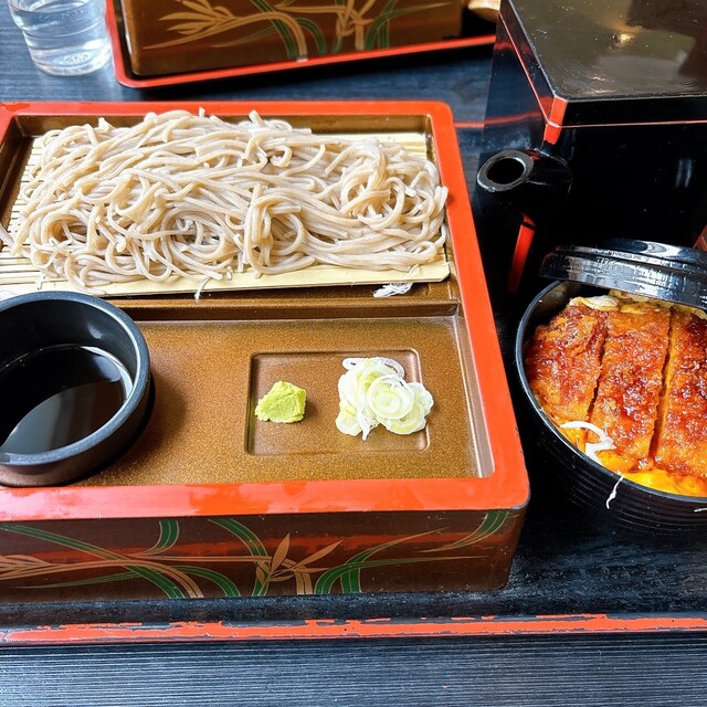 せいざん荘 食堂 &ndash; 会津柳津の家庭的定食と温かいおもてなし