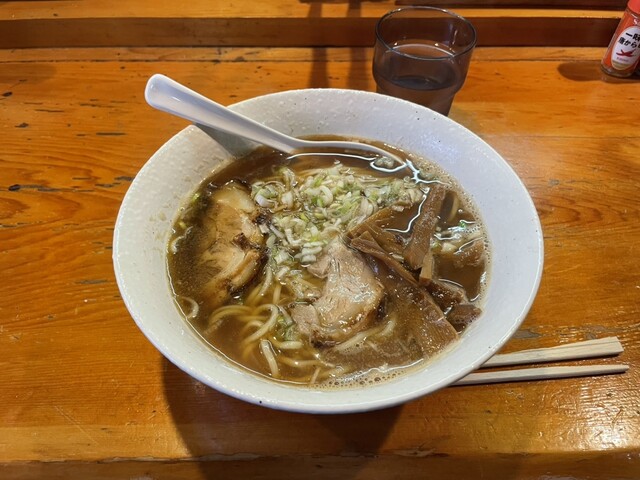 山ちゃん 世界の山ちゃん」監修カップ麺 幻の手羽先風味ラーメン！胡椒辛さが