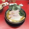 家系ラーメン 王道家直伝 との丸家  八潮店