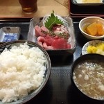 Shiasatsutei - まぐろぶつ定食