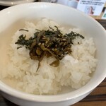 麺屋 一翔 - 高菜ご飯、ライス少なめにしてもらいました。