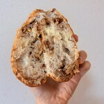 TANI ROKU BAKERY PANENA - くるみパンの断面♡