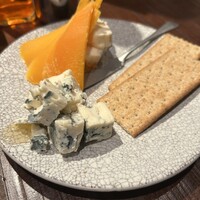 ピッツェリア&トラットリア ゴンゾ 目黒店 - チーズ盛り合わせ