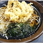 峠の蕎麦 - かき揚天そば　420円　コシの強い蕎麦です。