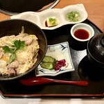 山翠 - 奥久慈しゃも親子丼・前菜三種盛とお新香と味噌汁 付き