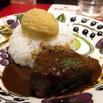 ピラミッド - ご褒美ビーフカレー