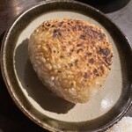 たん焼 忍 - 塩味の炭火焼きおにぎり、カリッと、ふわっと。