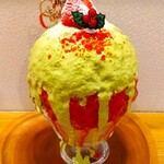 京氷菓 つらら - 氷を絡めて食べると、イチゴシロップ、ラズベリークランチの甘酸っぱさに、ピスタチオシロップのほんのりした甘さが良いバランスで美味しい～!!( ^o^)ﾉ
