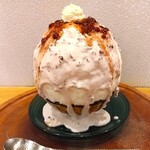 京氷菓 つらら - たっぷりの白いシロップがかかっていて、上にあずき、あんクリーム、塩バターホイップが添えられている～!!( ^o^)ﾉ