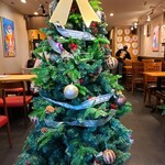 京氷菓 つらら - 店内に飾られていたクリスマスツリー!!( ^o^)ﾉ