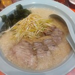 ニューラーメンショップ オリジン - ネギチャーシュー麺(中)