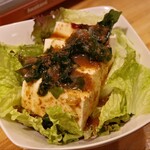 松本くろ門 - ひんやり豆腐の海藻サラダ