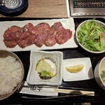 焼肉名匠 山牛 山形店 - 