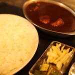 東京ボンベイ - 辛さの奥に旨さが大渋滞