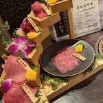 焼肉割烹 YP流 宗右衛門町本店 - 花の階段盛り