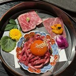 焼肉割烹 YP流 - 和牛うに包み　和牛レアステーキ　本日のユッケ