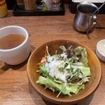 HERO’S ステーキハウス - サラダも良い