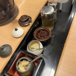 ラーメン 戸みら伊 - 卓上サービス　⭐️味変するまでもする間もなかった^^;