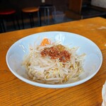 餃子のネオ大衆酒場 ニューカムラ - お通し　ひとり495円